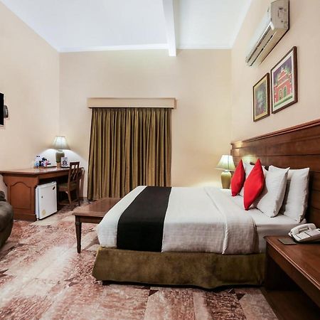 Capital O 10953 Dayal Lodge - A Boutique Hotel Agra  Luaran gambar
