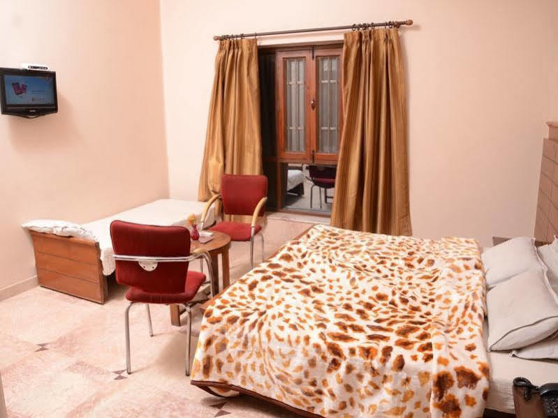 Capital O 10953 Dayal Lodge - A Boutique Hotel Agra  Luaran gambar